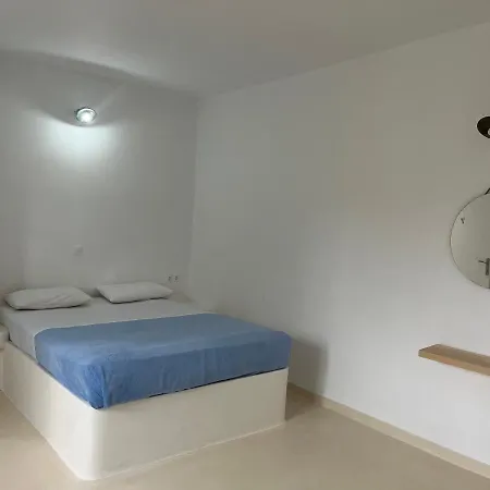 Sakas Residences * Karterádos